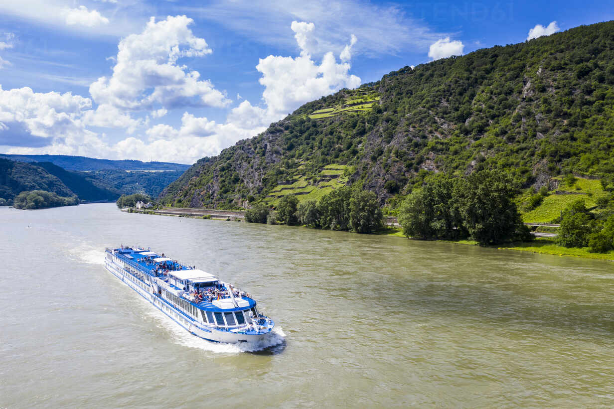Cruise ship on the Rhine, Unesco world heritage sight Midle Rhine valley, Germany Cruise ship on the Rhine, Unesco world heritage sight Midle Rhine valley, Germany